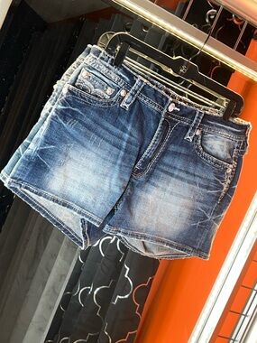 Rock Revival Malvina Easy Mid-Rise Denim Shorts 🦋